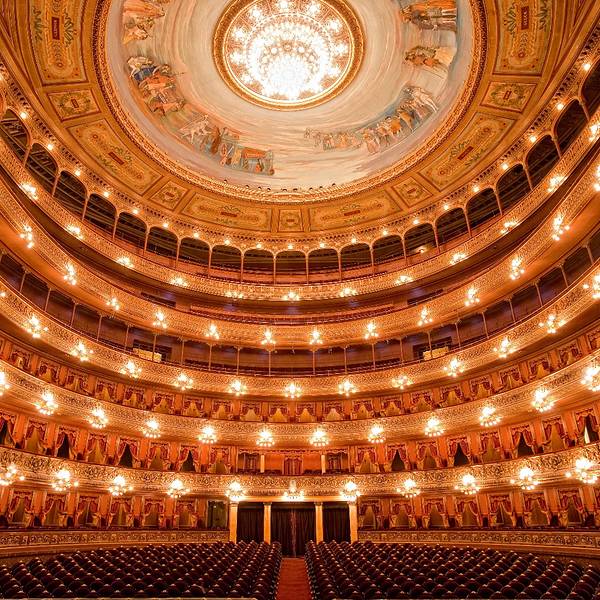 科隆大剧院是仅次于纽约大都会歌剧院和米兰拉斯卡拉剧院的世界第三大