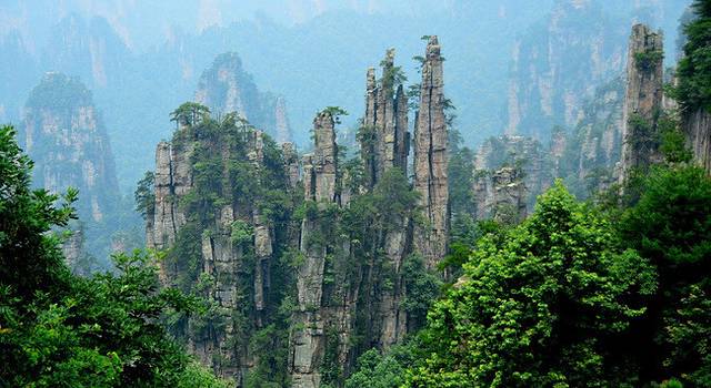 游魅力山水世界 观峡谷奇观 张家界之旅