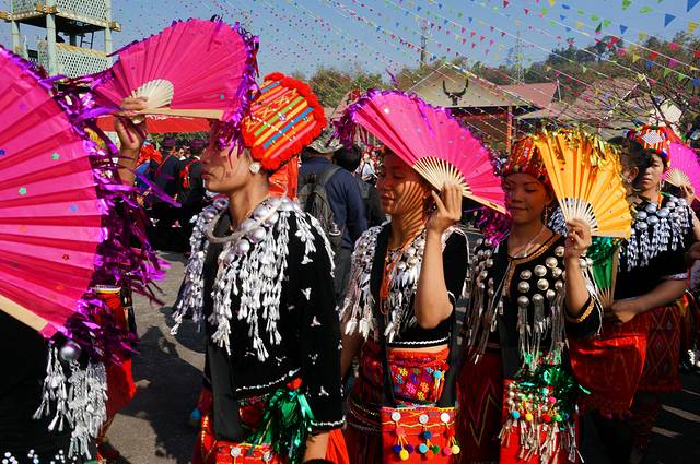 云南五千公里游之六——景颇族目脑纵歌节