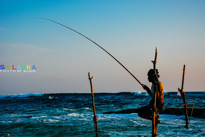 "...的捕鱼方式，但是也有不少渔民希望好好保护这一传统，并以此为生，所以演变为商业化的存在也不难理解_科格勒高跷渔民"的评论图片