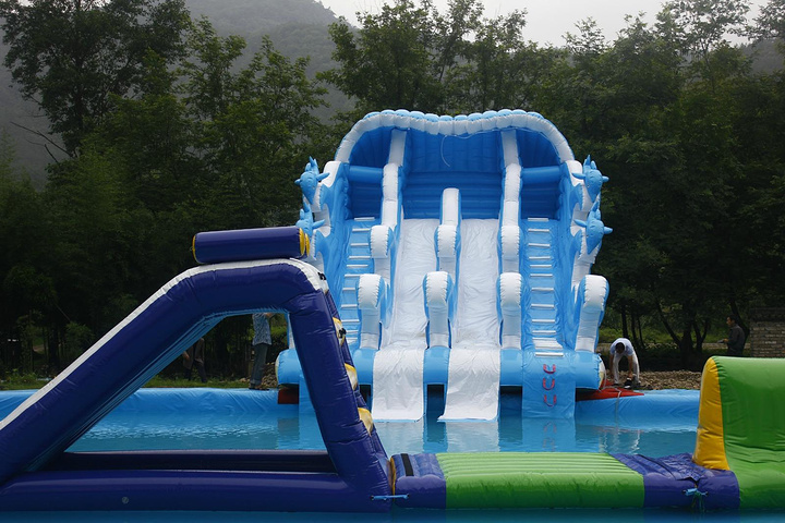 碰巧撞上景区里面的水上乐园开园,免费游玩