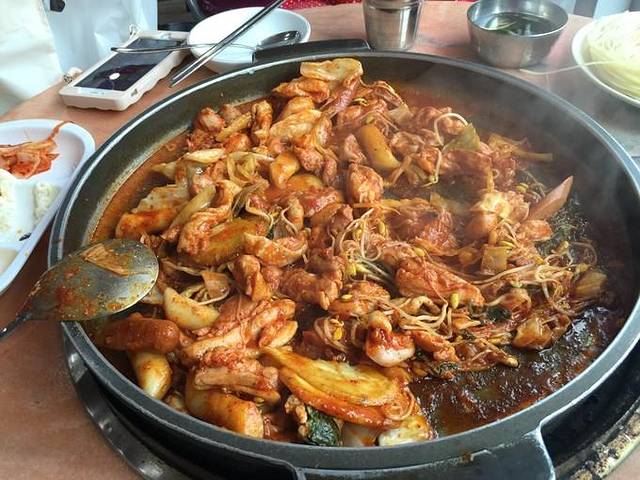 春川家铁板鸡荞麦面