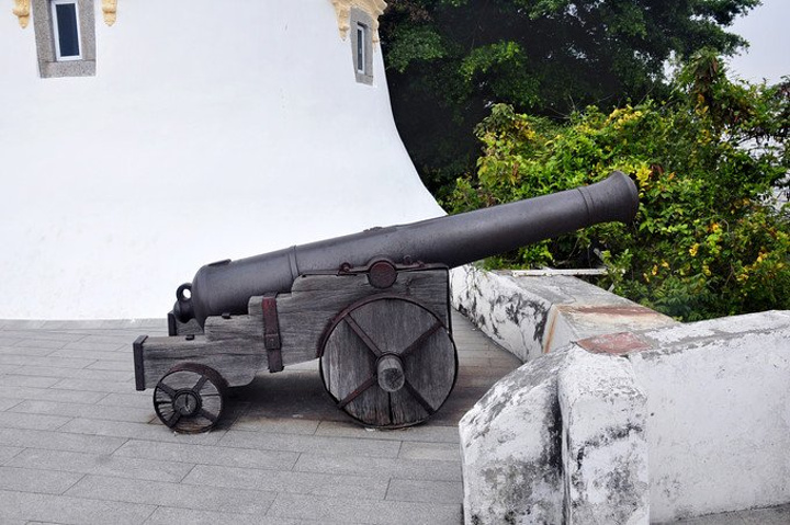 2017澳门的士起步价正好17元 因为官也街附近