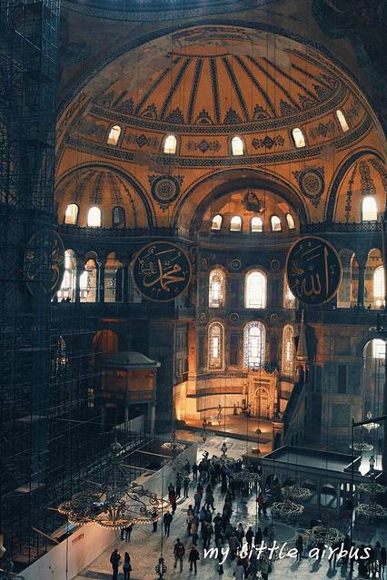 的旅行者》里,朱塞佩宁愿放弃继承家族的财产,也要去看一眼君士坦丁堡