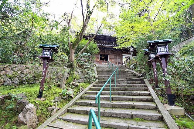 往后山走,我又莫名其妙逛到了长乐寺.