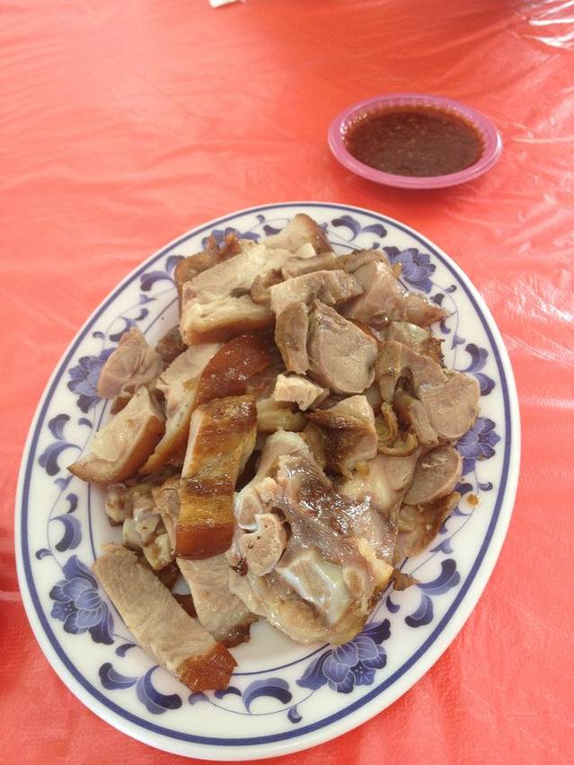 万峦猪脚海鸿饭店(加禄店)