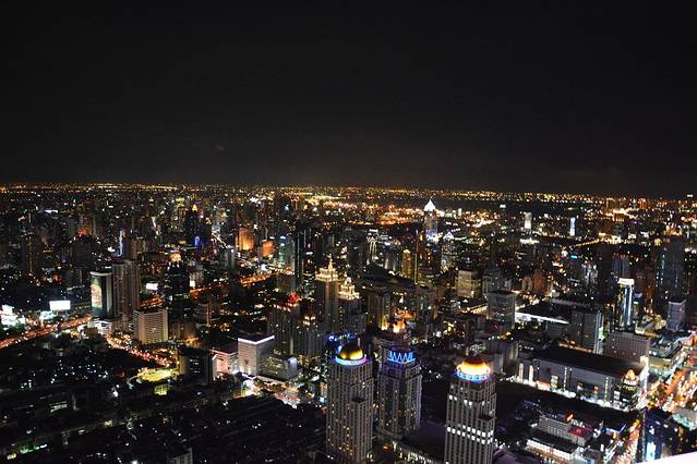 彩虹云霄酒店8182层国际自助餐