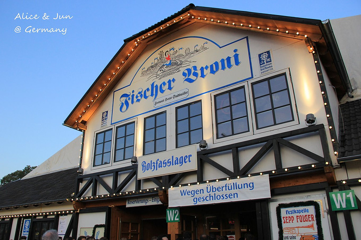 201710月3日,是德国国庆日,选择在最热闹的一