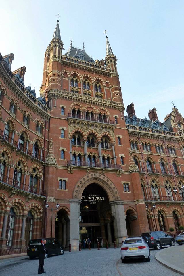 圣潘克勒斯火车站