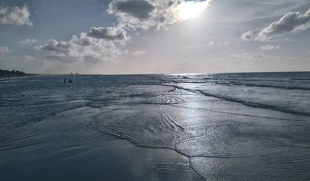 阳光四射的古巴,它的海水是薄荷色