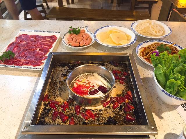 月满大江火锅(武侯祠店)