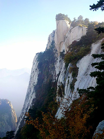 西峰风景最好然后去南峰华山第一险长空栈道每人30元