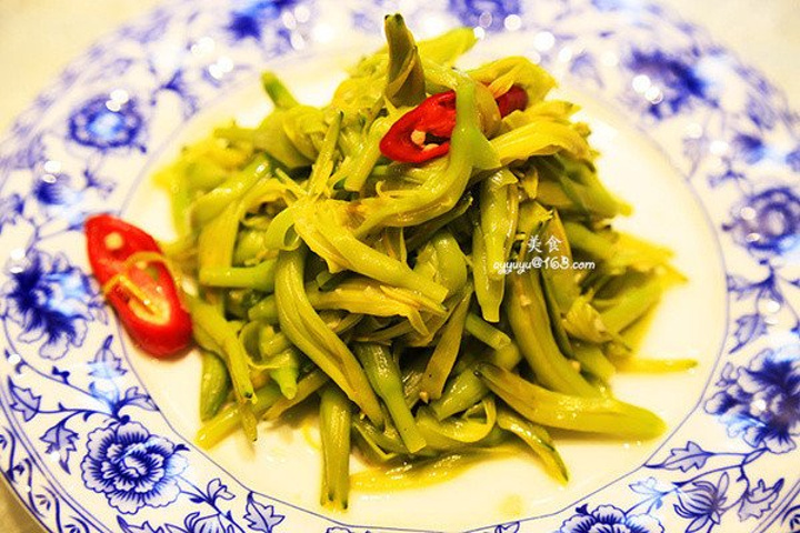 "秦淮家宴主打苏北苏南传统、新式美食、如经典淮扬菜、农家柴锅菜、古法蒸菜、湖鲜、河鲜、地锅、海味等_秦淮家宴(幸福北路店)"的评论图片