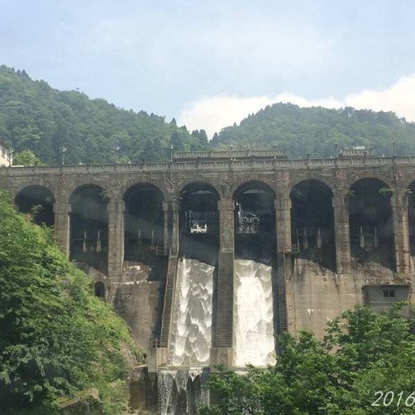 望庐山瀑布_2018年庐山门票收入(3)