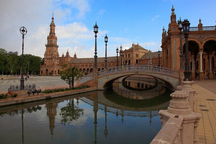 西班牙广场,西班牙摩尔复兴建筑的缩影。看着