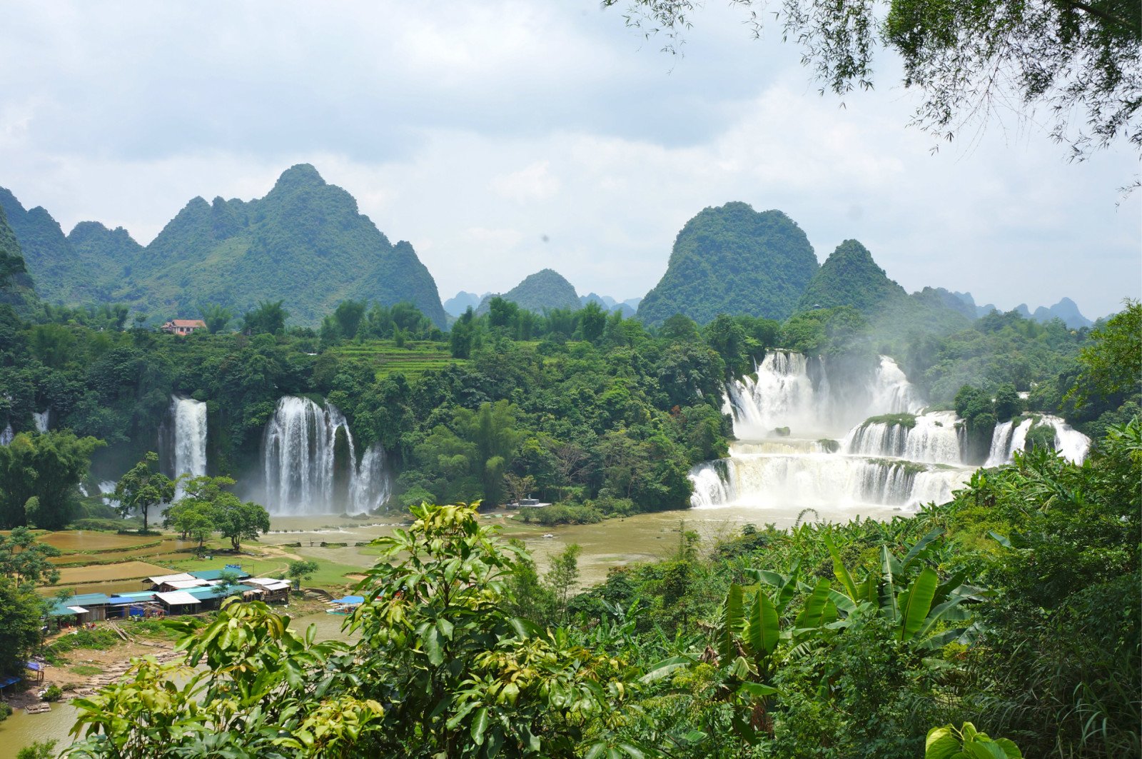 ps这里还是花千骨的外景拍摄地长留仙境宝宝来了曲径通幽总而言之风景