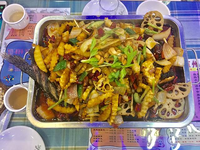 金牌万州烤鱼（隆府店）