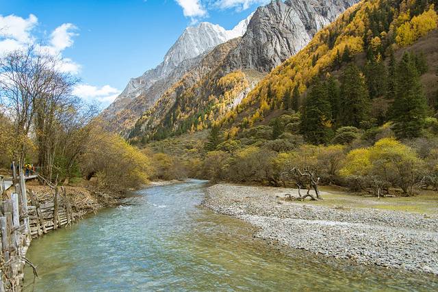 四姑娘山长坪沟景区