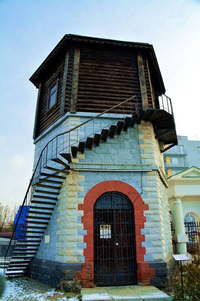 城市奠基人雕像