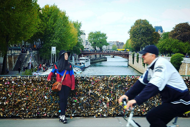 2017塞纳河作未巴黎的生命线,自东向西流过将