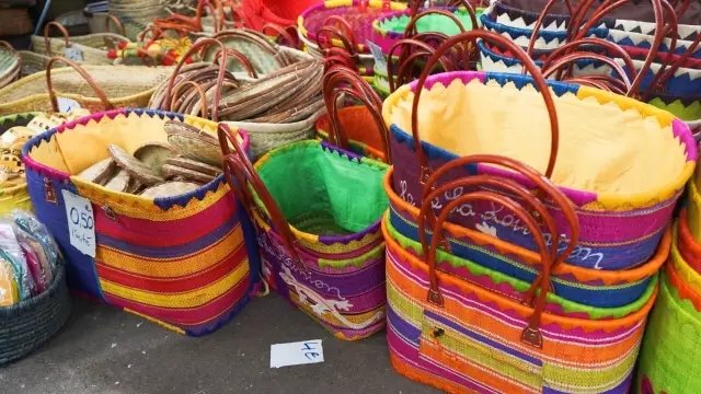 这座非洲小岛随时火山爆发,广州竟然还开了直