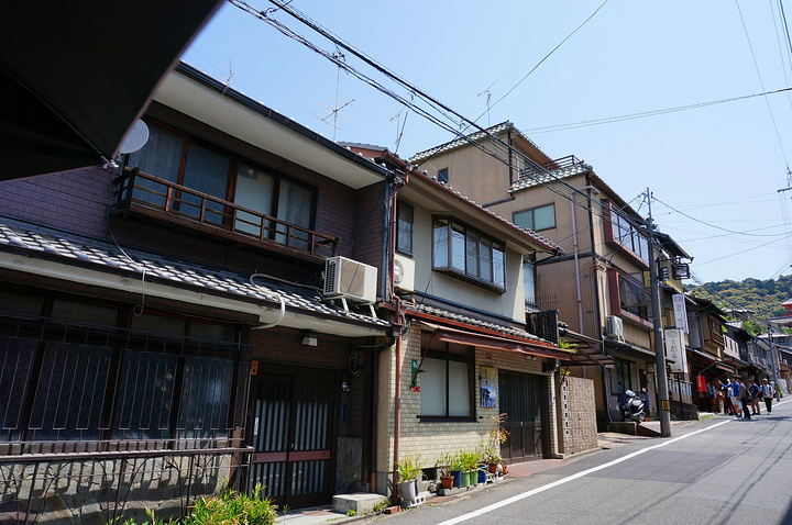 票很漂亮,可以当书签的呦!比起我们对待汉服的