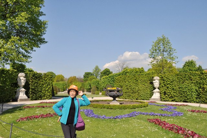 宫及其后花园。在花园的尽头,是一座1780年修