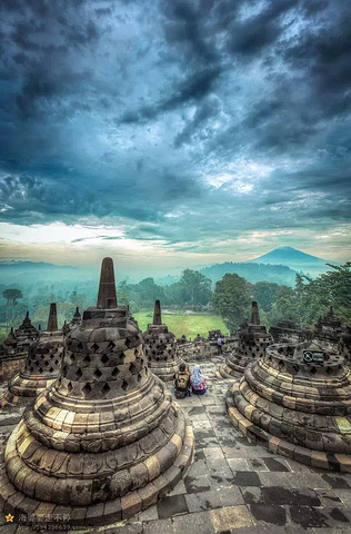 2017婆罗浮屠佛塔与中国的万里长城、埃及的