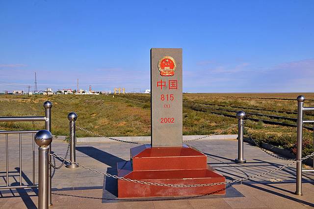 二连浩特国门景区