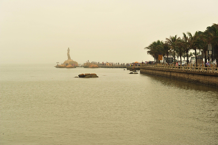 这照片无论如何也想象不出是在珠海海边拍摄的.来到珠海鱼女景区