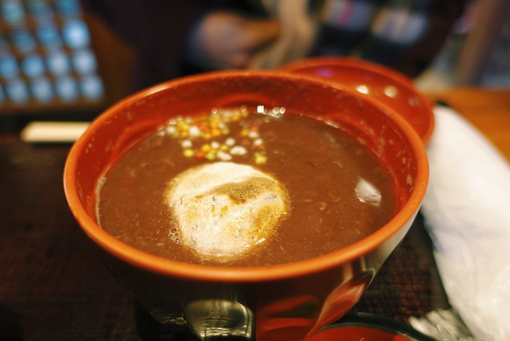 "以十二个月应季食材熬煮的万叶粥出名的和风茶屋。熬粥用昆布高汤，白味噌作底，充满季节的味道_春日荷茶屋"的评论图片