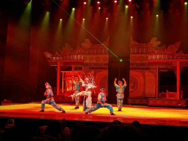 《芙蓉国粹》变脸秀