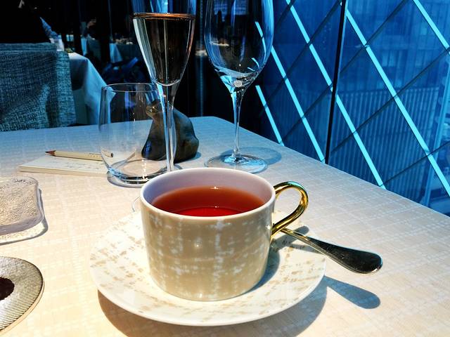 Beige Alain Ducasse Tokyo