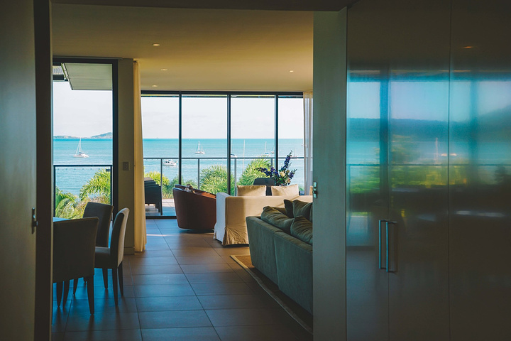 艾尔利海滩这个地方的机场很小,属于澳大利亚