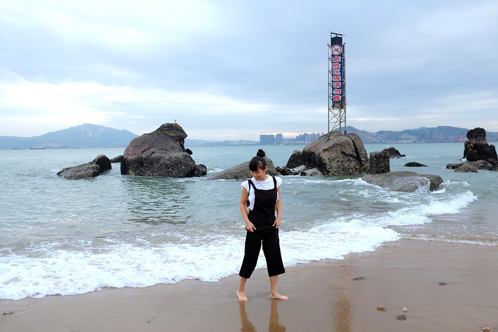 2017下午的时候恰逢涨潮,海浪哗哗的拍上来好