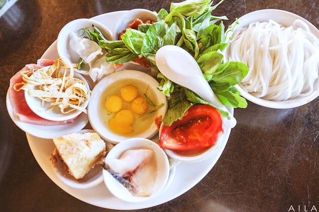 桥之情正宗蒙自过桥米线 26年老店