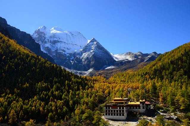 甘孜稻城亚丁景区-仙乃日