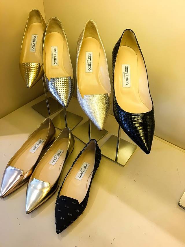 巴黎河谷购物村