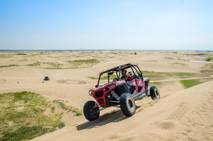但是外表看上去依旧霸气最为关键的是沙地越野车是一辆全能型车无论