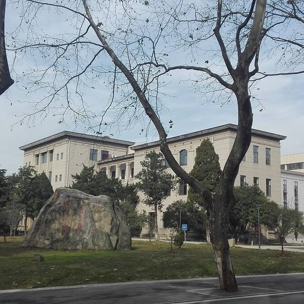 国庆各省旅游收入排行_武汉2018年旅游收入(2)
