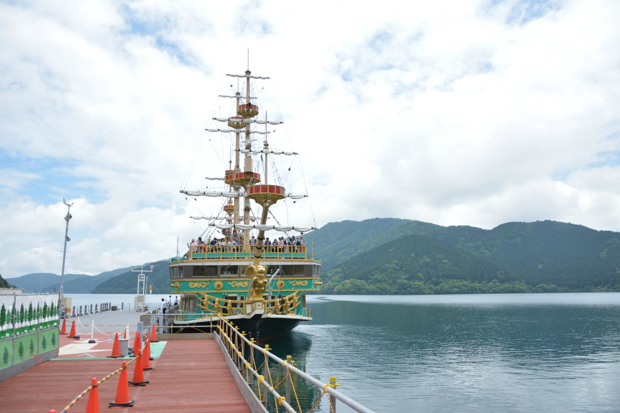 从大涌谷乘坐大巴前往桃源台,去到桃源台一般是去乘坐海盗船.