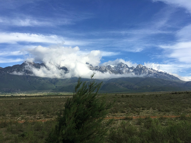 2018需带物品:大衣、防晒霜、氧气瓶、水、手