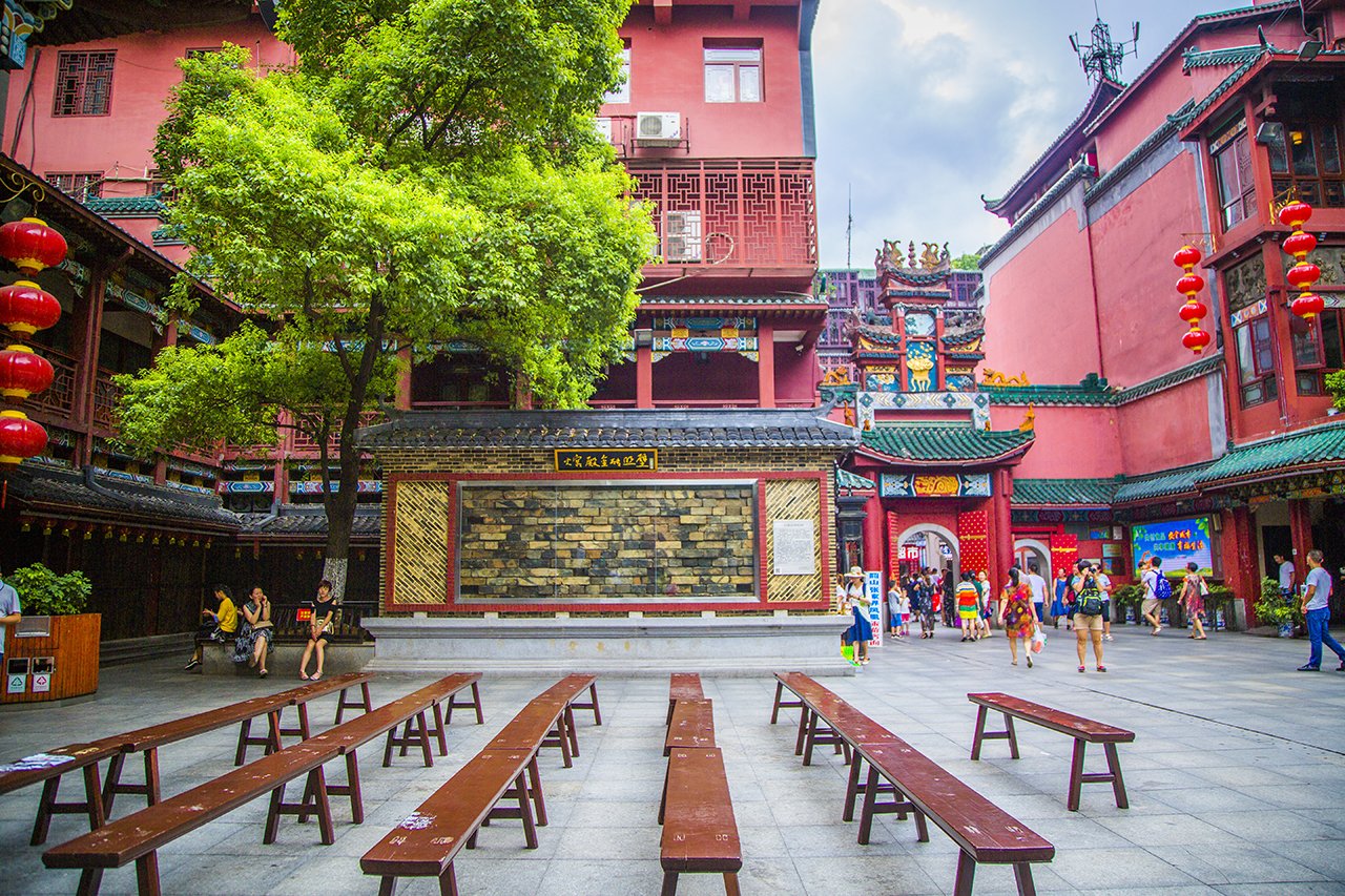 2023坡子街美食城美食餐厅,黑色经典臭豆腐,等等等,这.【去哪儿攻略】