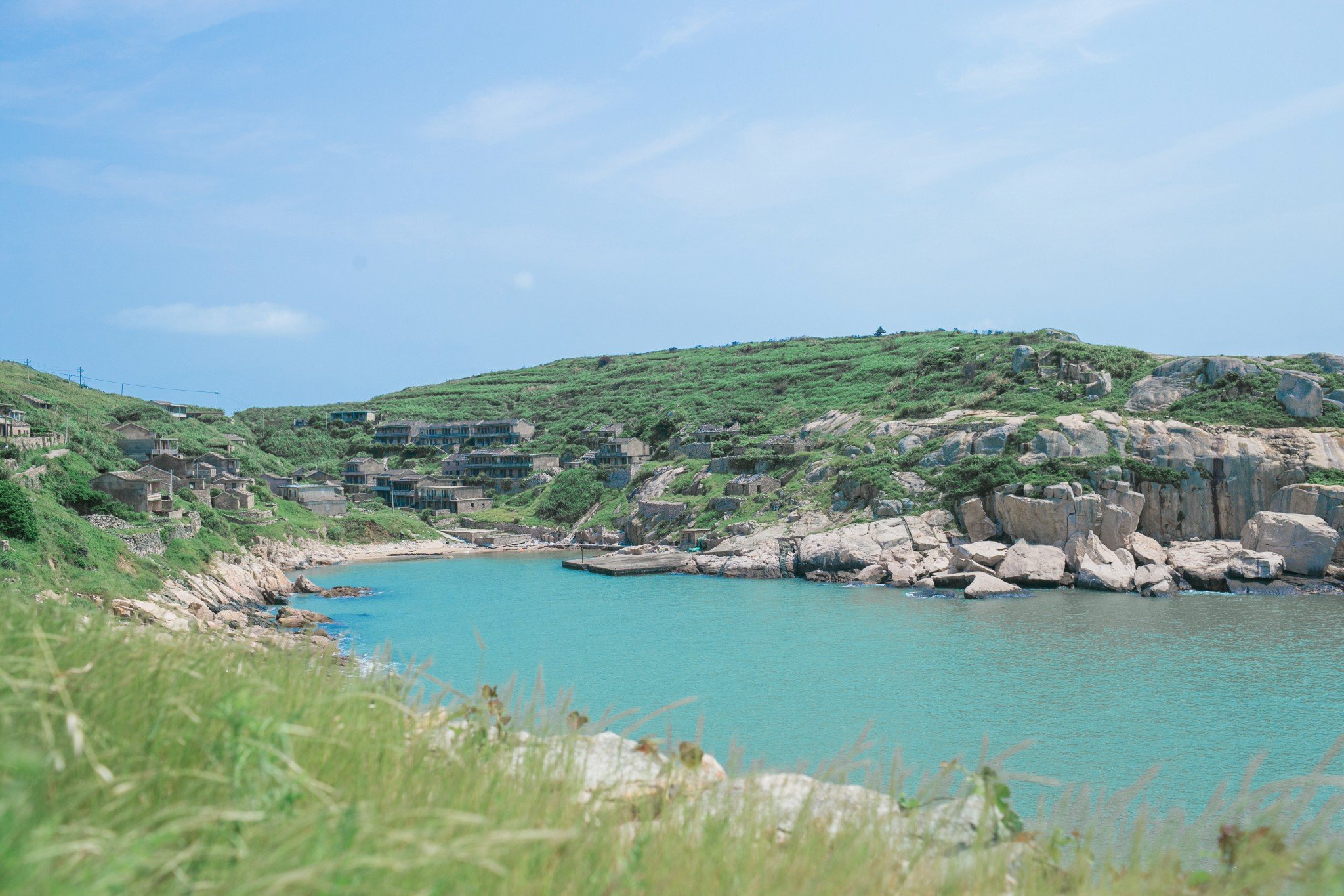 虽然青浜岛也是东极岛三大岛屿之一,但这里相比东福山还要更加原始