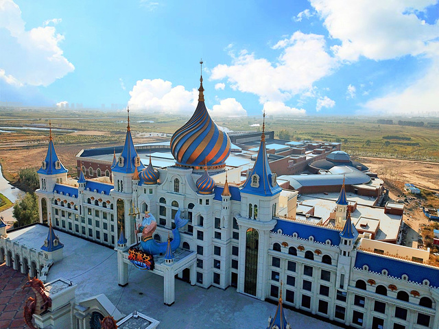 哈尔滨波塞冬海洋王国位于哈尔滨避暑城投资16亿美元建设目前是世界上