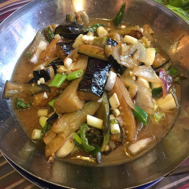 阿大妈腊排骨火锅(木府店)