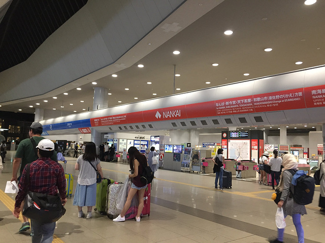 2018大阪关西机场乘坐海南急行到难波站_关西