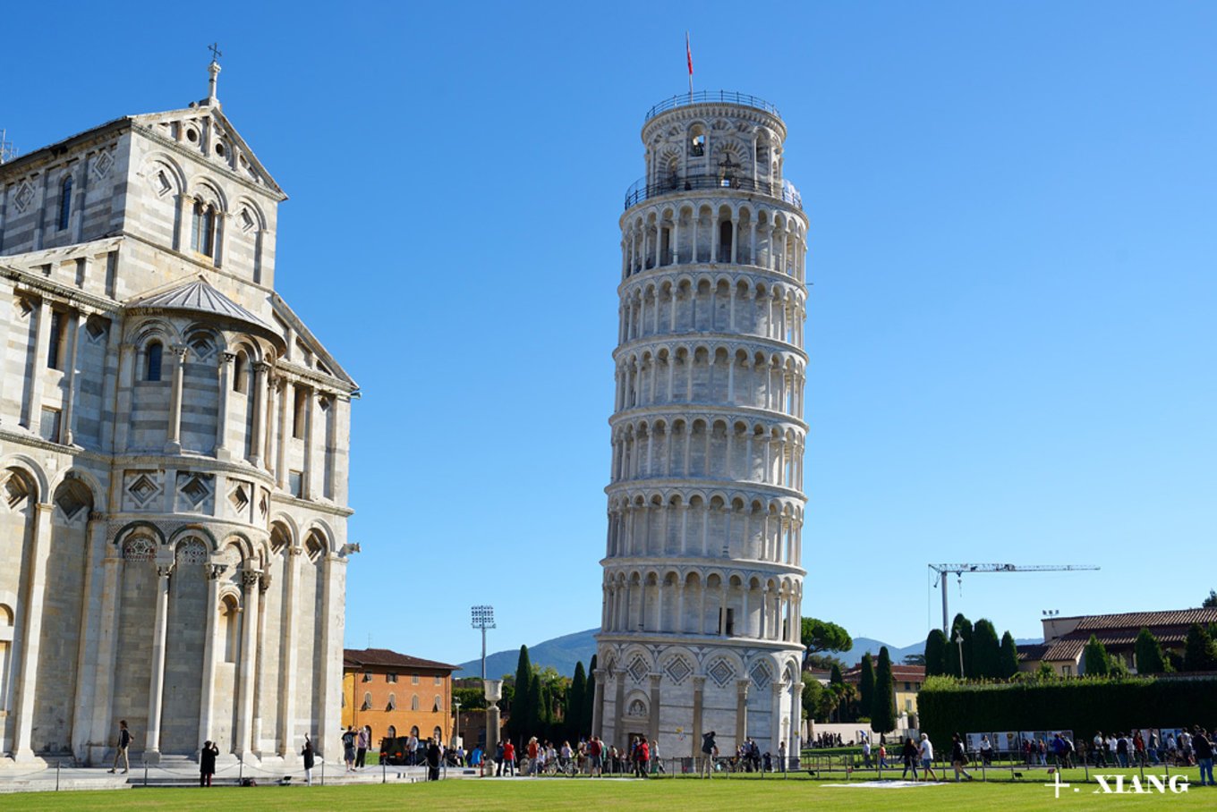 高55米的比萨斜塔leaningtower最初只是大教堂的附属钟楼从1173年开始