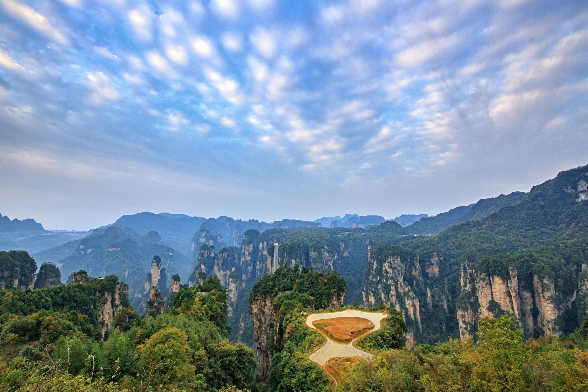 张家界旅游攻略，张家界最佳旅游时间 张家界几月份去最好玩！！！ - 知乎