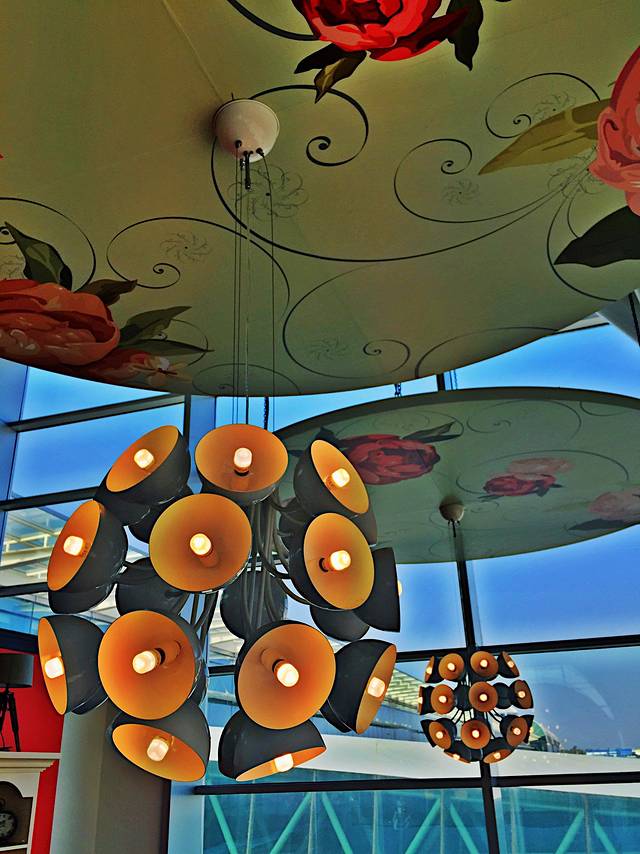 阿德南·曼德列斯机场